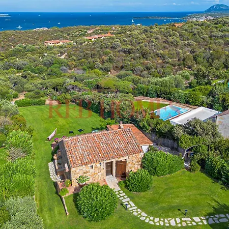 Villa Domus De Pedra Portisco